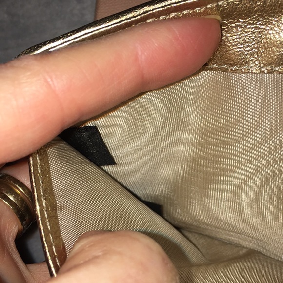 ⭐️2X⭐️❤️HOST💋PICK❤️Authentic MIU MIU Wallet - Picture 6 of 8